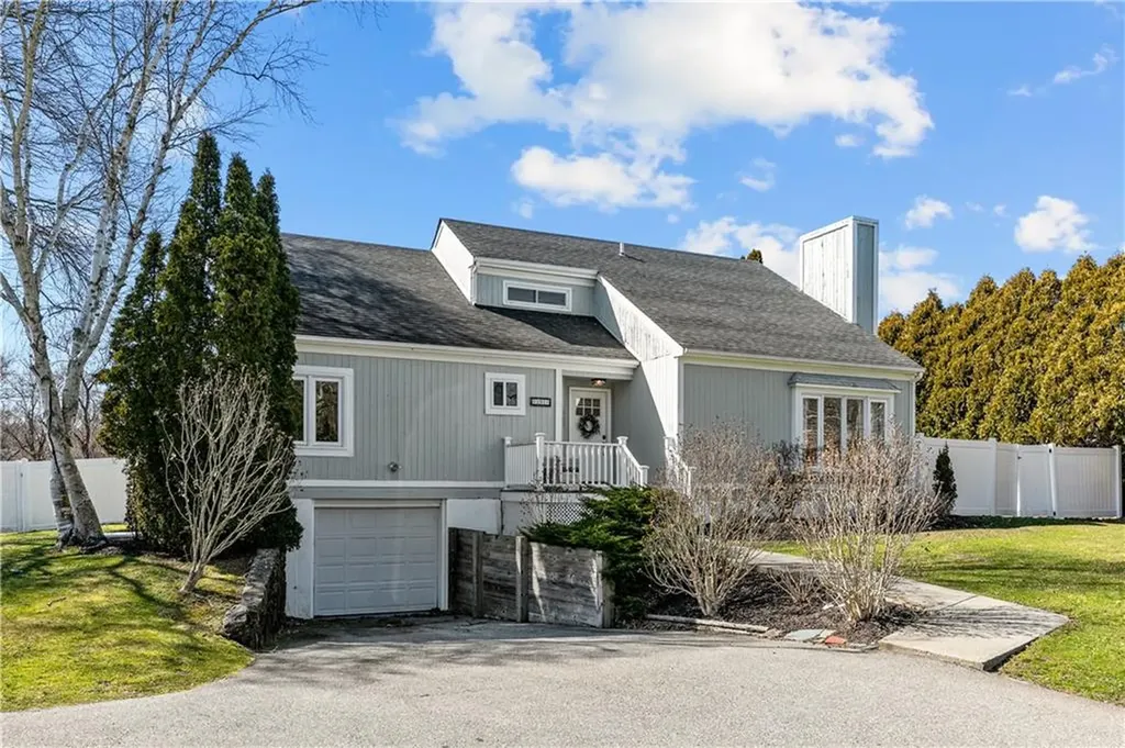 391 Valley Road Middletown RI 02842