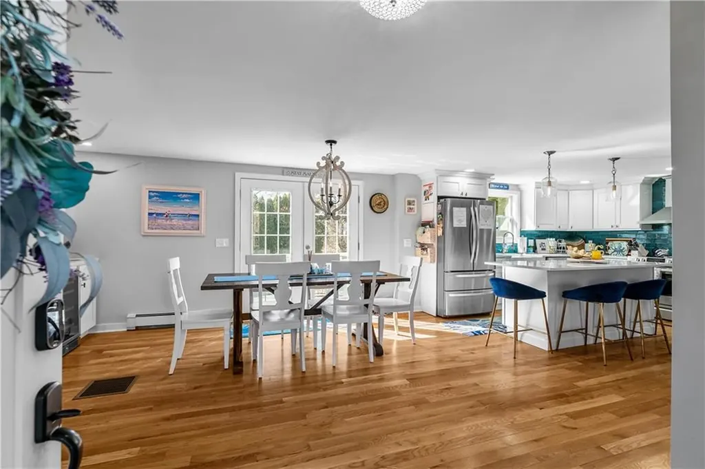 391 Valley Road Middletown RI 02842