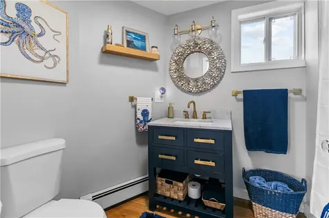391 Valley Road Middletown RI 02842