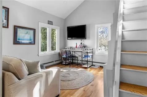 391 Valley Road Middletown RI 02842