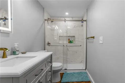391 Valley Road Middletown RI 02842
