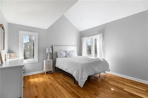 391 Valley Road Middletown RI 02842