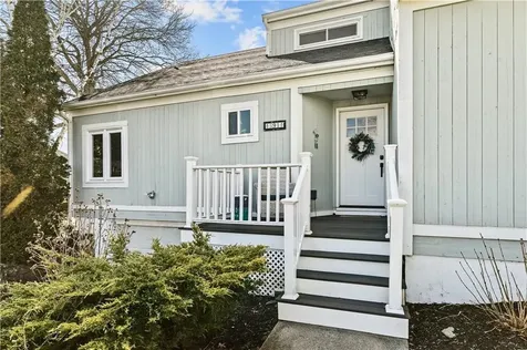 391 Valley Road Middletown RI 02842