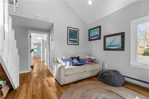 391 Valley Road Middletown RI 02842