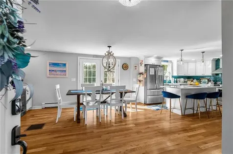 391 Valley Road Middletown RI 02842