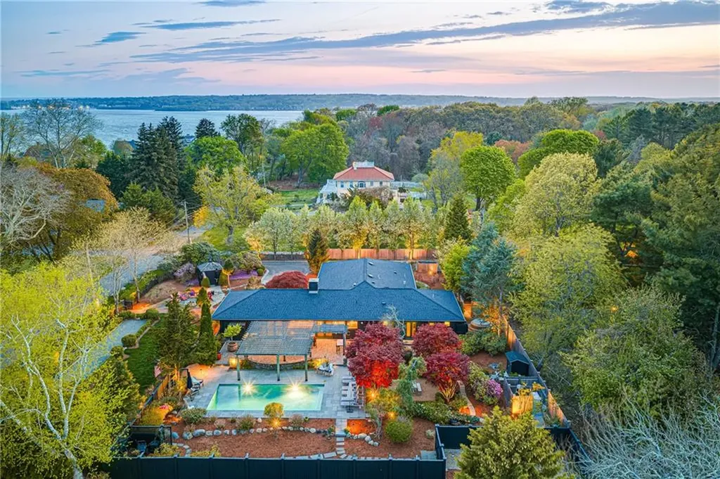 77 Janice Road Warwick RI 02886