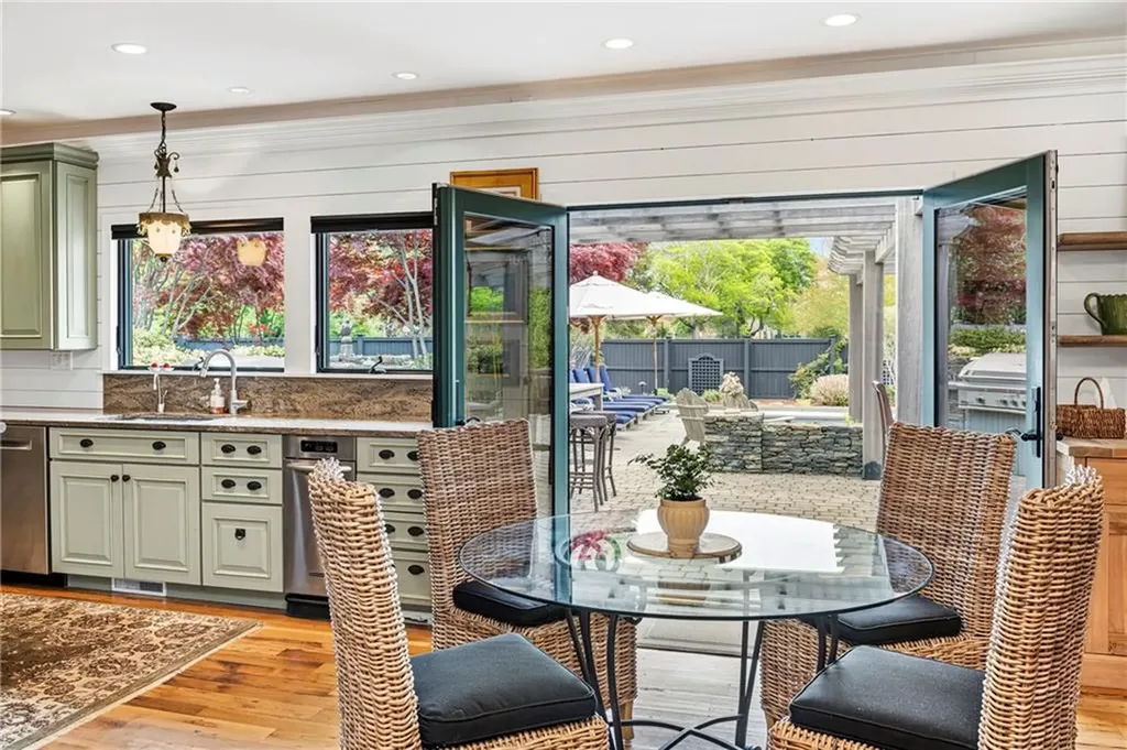 77 Janice Road Warwick RI 02886