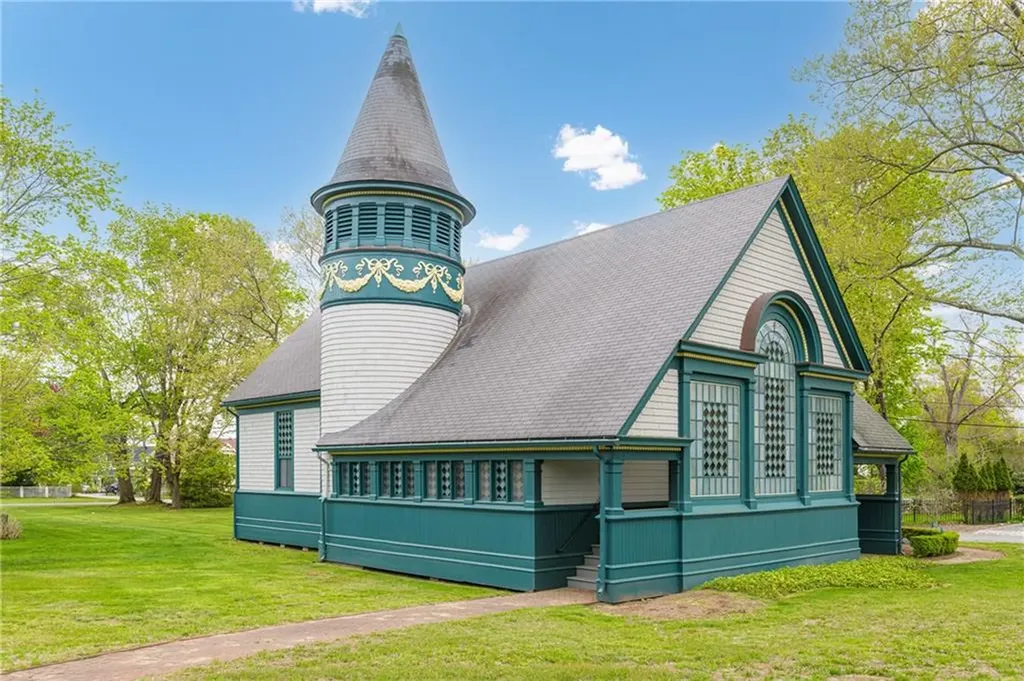 77 Janice Road Warwick RI 02886