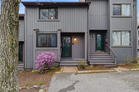 7 Wake Robin Road Lincoln RI 02864