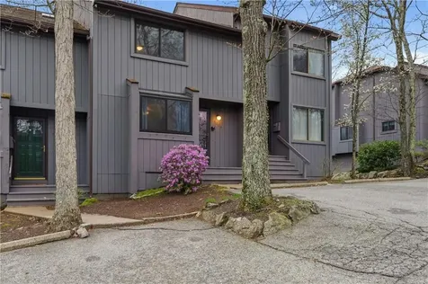 7 Wake Robin Road Lincoln RI 02864