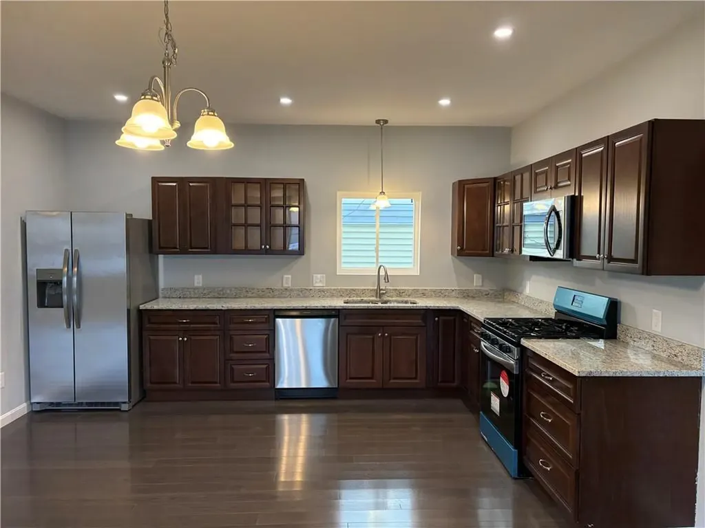 184 Avenue C Woonsocket RI 02895