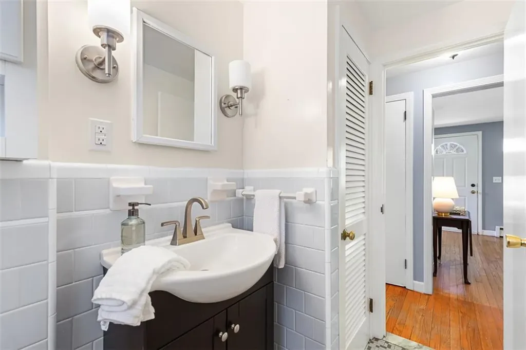 6 Jenks Garden Lane Barrington RI 02806
