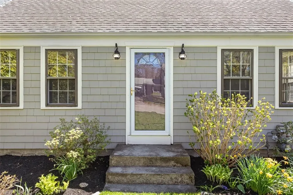 6 Jenks Garden Lane Barrington RI 02806