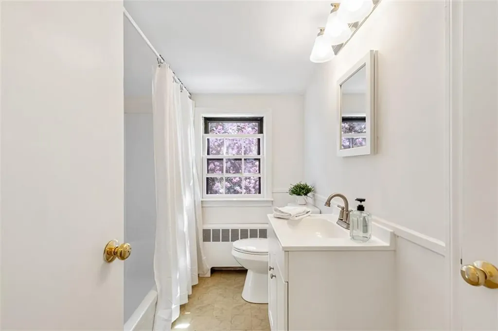 6 Jenks Garden Lane Barrington RI 02806