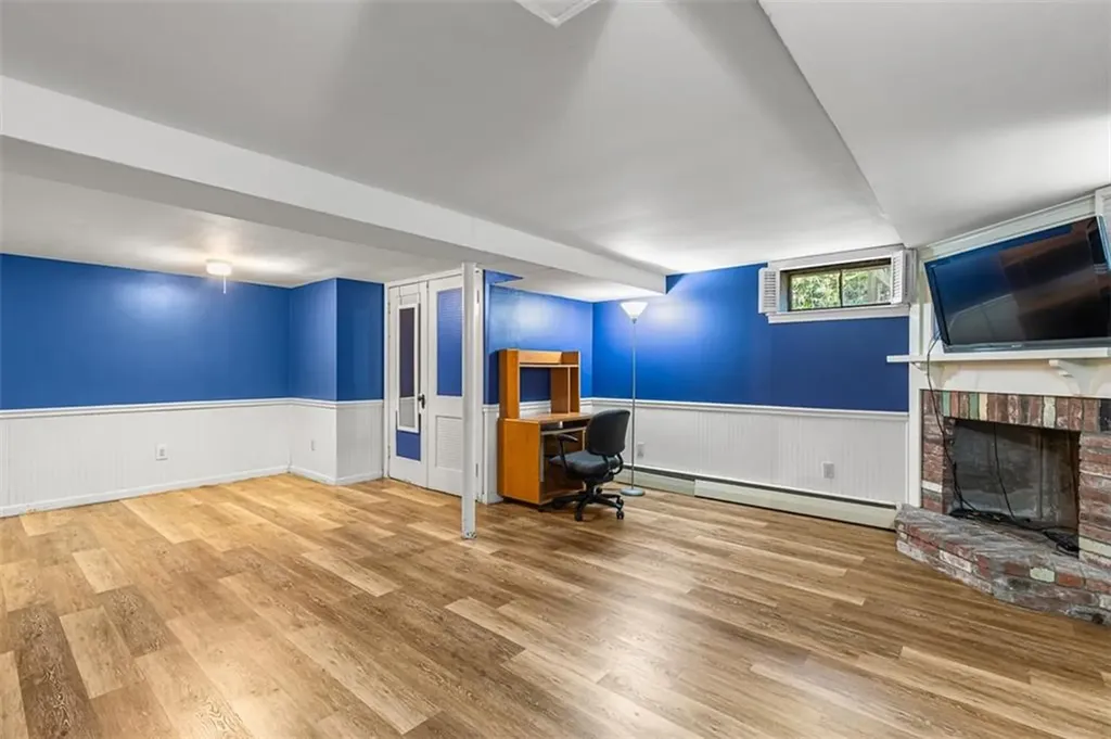 6 Jenks Garden Lane Barrington RI 02806