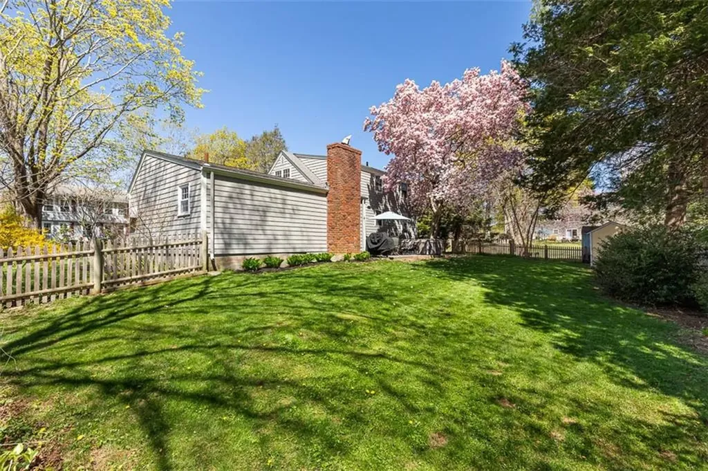 6 Jenks Garden Lane Barrington RI 02806