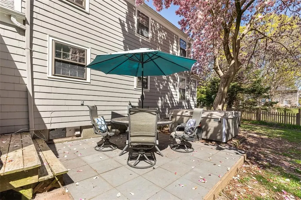 6 Jenks Garden Lane Barrington RI 02806