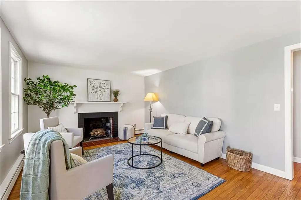 6 Jenks Garden Lane Barrington RI 02806