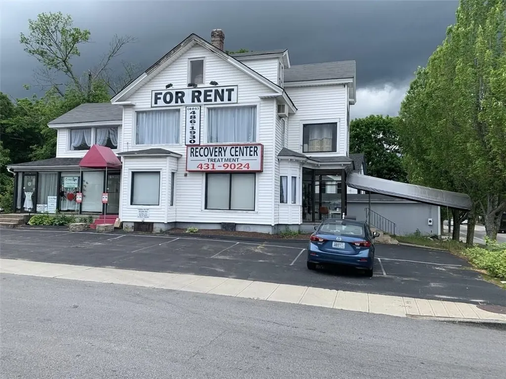 642 East Avenue Warwick RI 02886