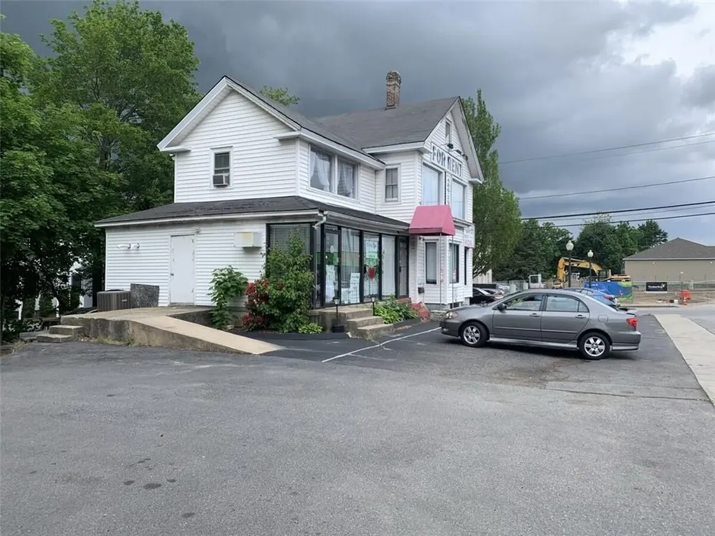 642 East Avenue Warwick RI 02886