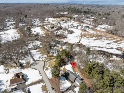 17 Blackwells Landing Brooklyn CT 06234