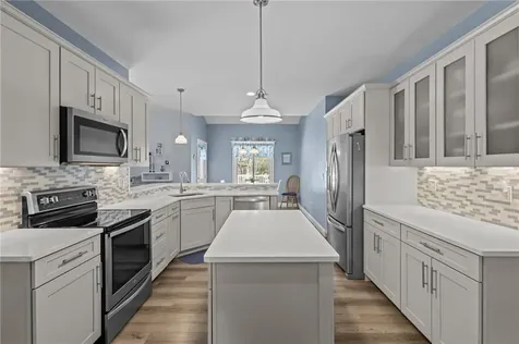 17 Blackwells Landing Brooklyn CT 06234