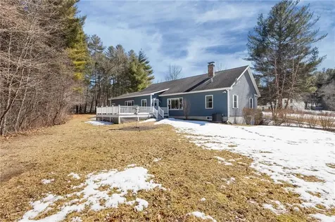 17 Blackwells Landing Brooklyn CT 06234
