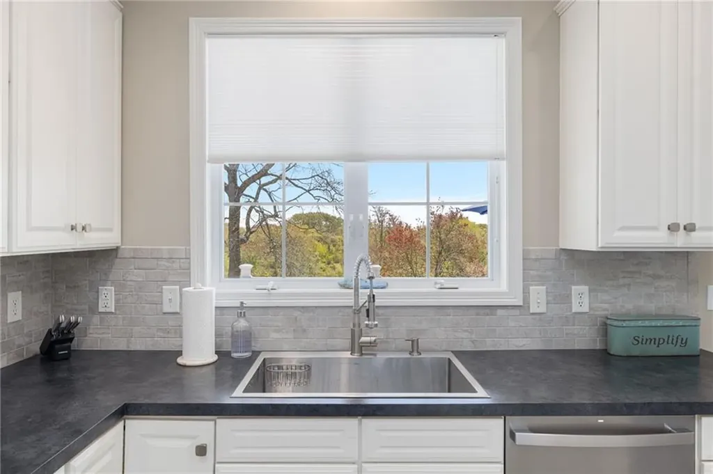 61 Schooner Cove Lane Narragansett RI 02882