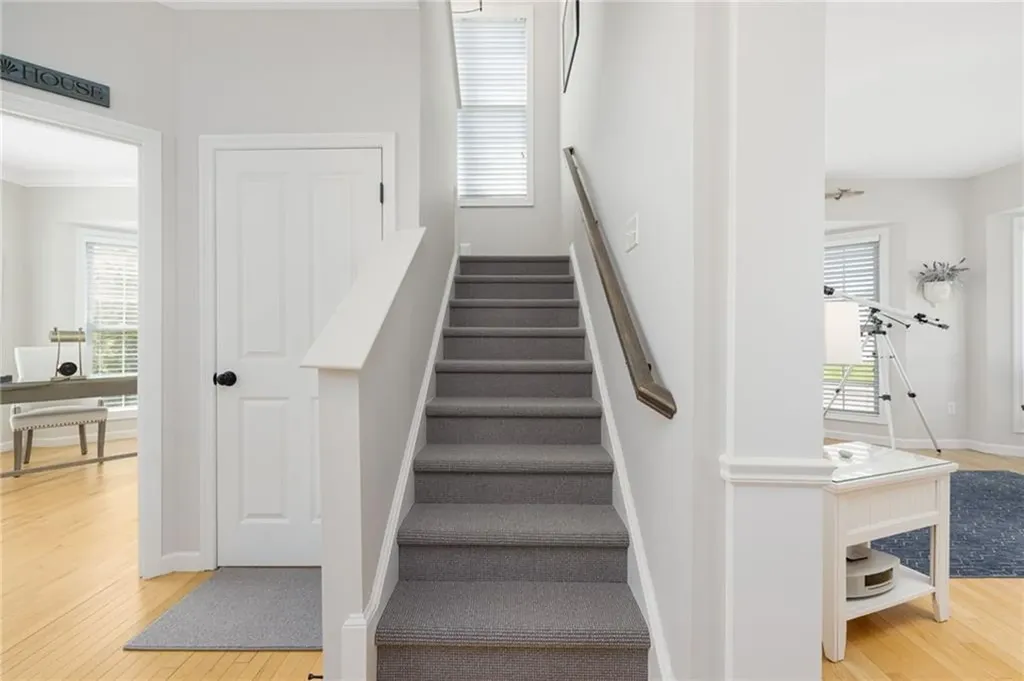 61 Schooner Cove Lane Narragansett RI 02882