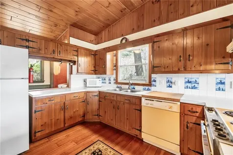 316 Court House Lane Burrillville RI 02859