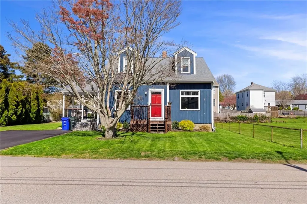 9 Mason Avenue Bristol RI 02809
