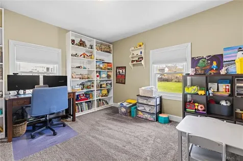 9 Mason Avenue Bristol RI 02809