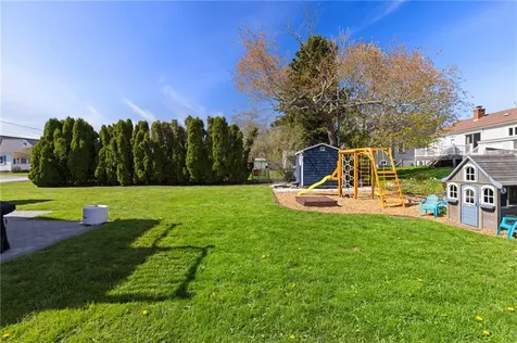 9 Mason Avenue Bristol RI 02809
