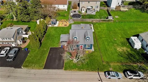 9 Mason Avenue Bristol RI 02809