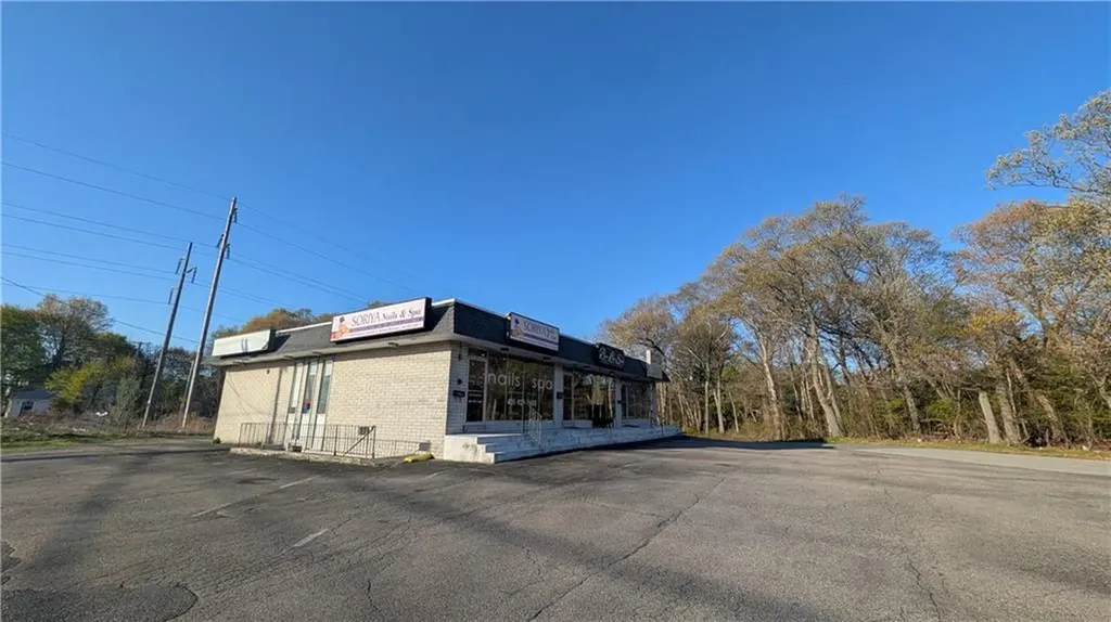 650 Greenwich Avenue Warwick RI 02886