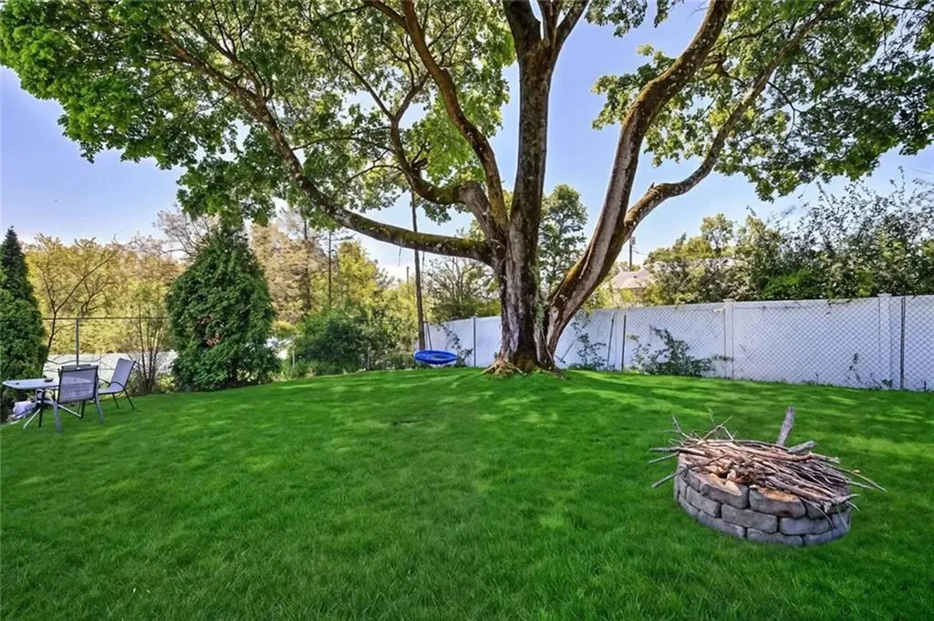 7 Hemlock Drive Johnston RI 02919