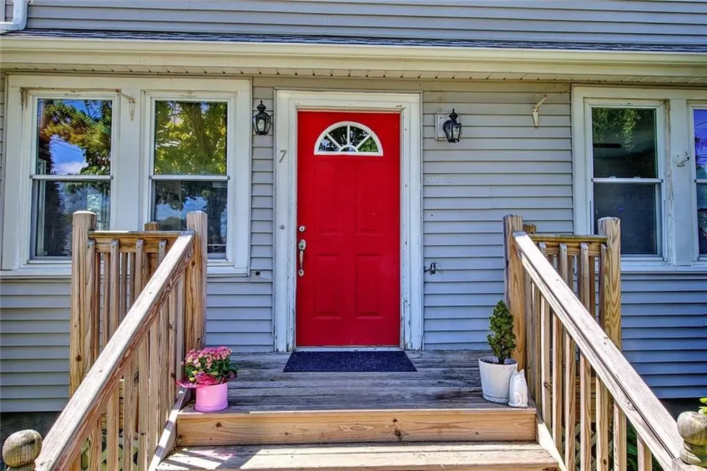 7 Hemlock Drive Johnston RI 02919