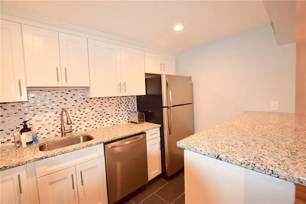 66 Girard Avenue Newport RI 02840