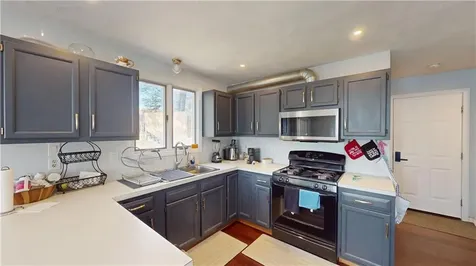 27 Hidden Valley Lane Lincoln RI 02865