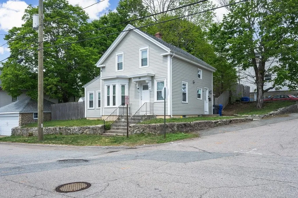18 Metcalf Avenue North Providence RI 02911