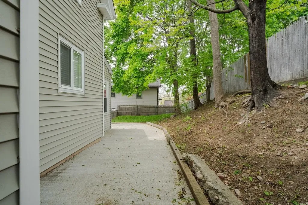 18 Metcalf Avenue North Providence RI 02911