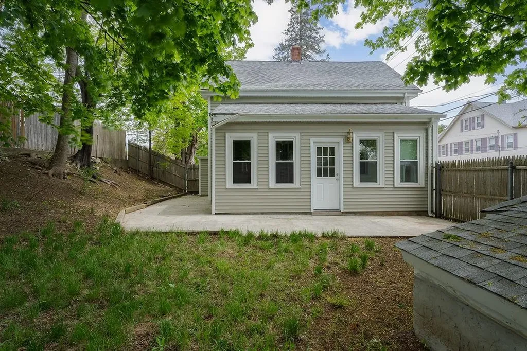 18 Metcalf Avenue North Providence RI 02911