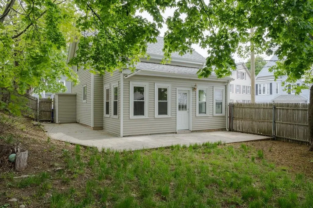 18 Metcalf Avenue North Providence RI 02911