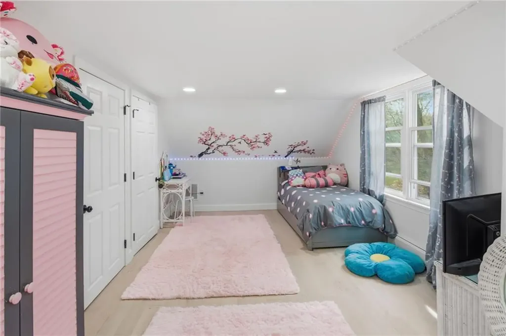 19 Fanning Lane Smithfield RI 02828