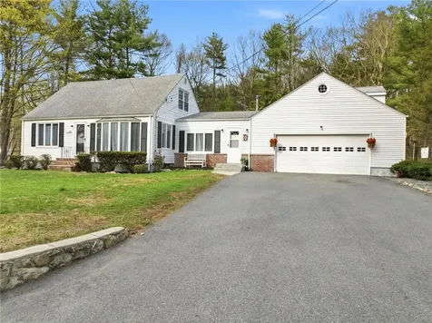 19 Fanning Lane Smithfield RI 02828