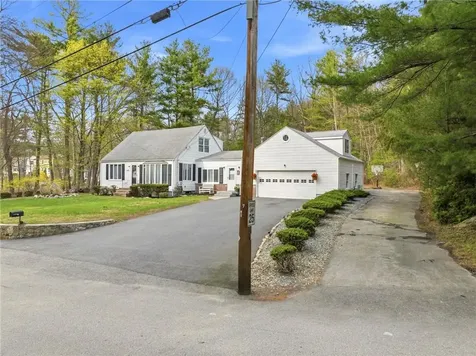 19 Fanning Lane Smithfield RI 02828