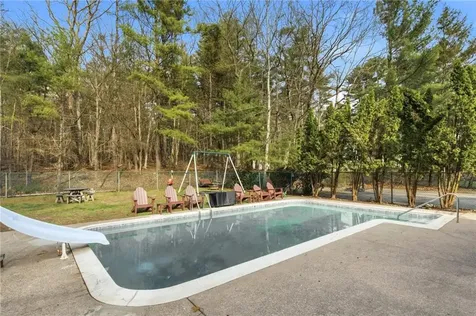 19 Fanning Lane Smithfield RI 02828