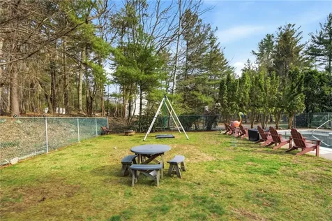 19 Fanning Lane Smithfield RI 02828