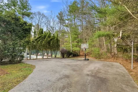 19 Fanning Lane Smithfield RI 02828