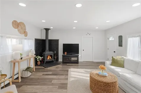 19 Fanning Lane Smithfield RI 02828